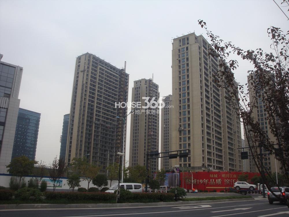 2013.11.13在月明路上遥拍绿城明月江南西区