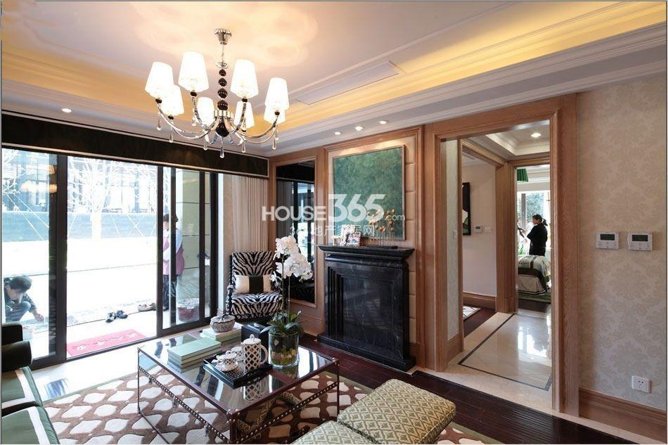 绿地旭辉城B1 tiffany的早餐样板间实景