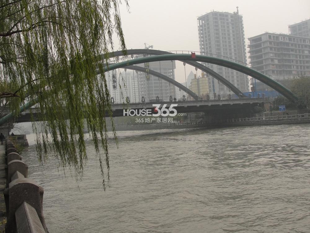 2013年12月底武林外滩项目紧邻的京杭大运河实景