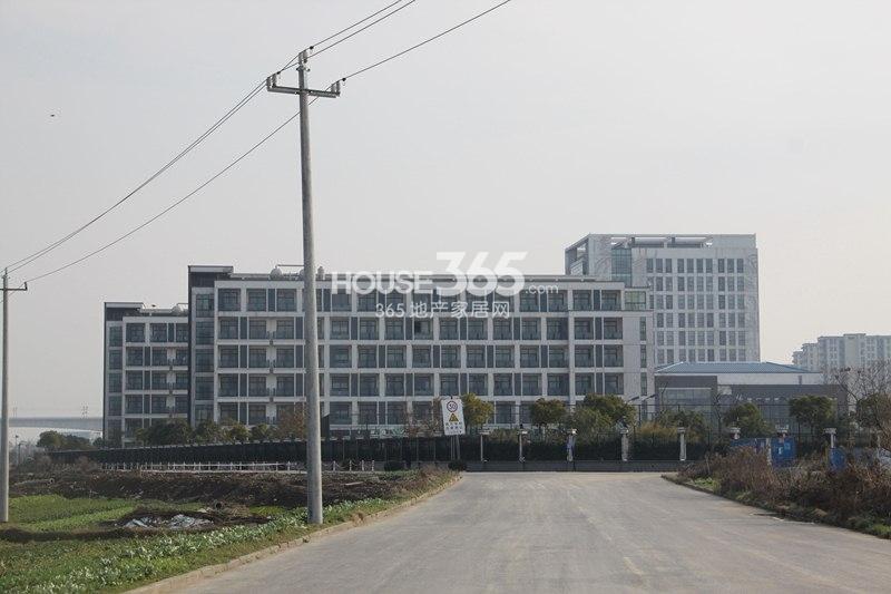 龙湖名景台周边配套——杭州电子信息职业学校实景图（2014.2.11摄）