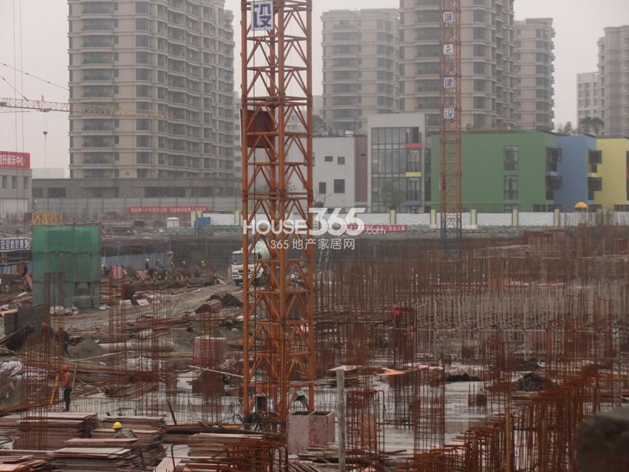 中大普升项目东侧施工现场实景图 2014.2.26摄