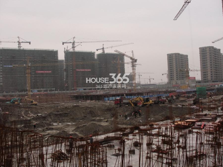 中大普升项目东北侧施工现场实景图 2014.2.26摄