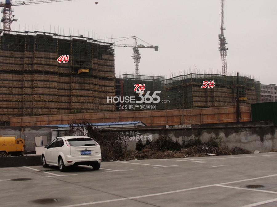 万科紫台3、4、7号楼施工实景图 2014.2.26摄 
