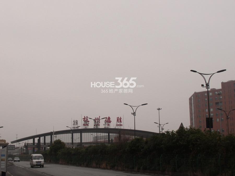 万科紫台周边配套——德胜快速路收费站 2014.2.26摄 