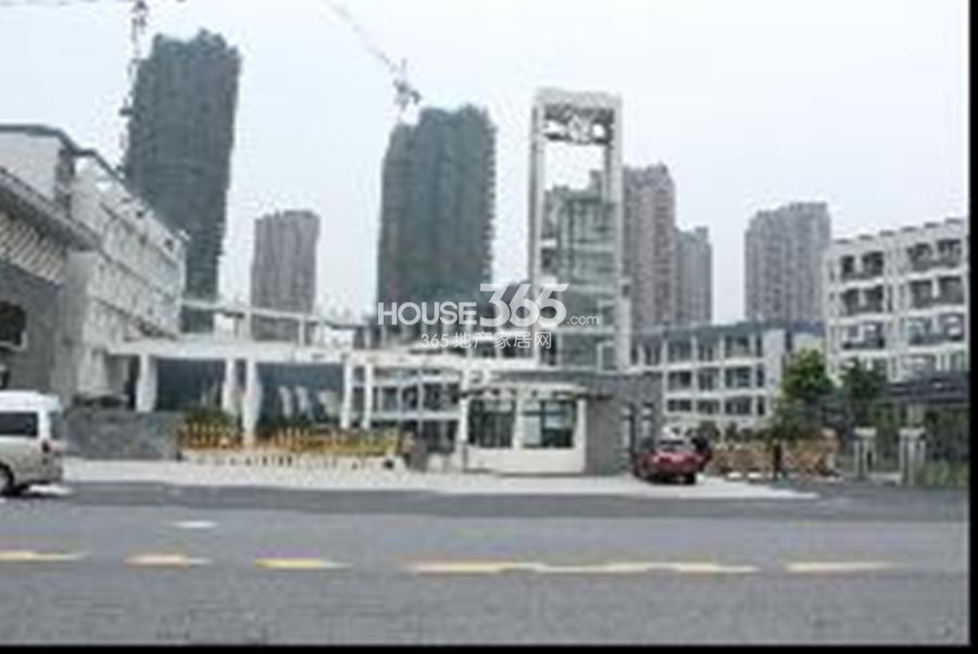 东海金沙T台周边配套——东南中学