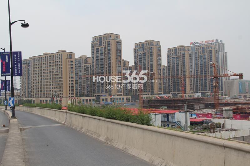 上亿SOHO周边 6.4摄