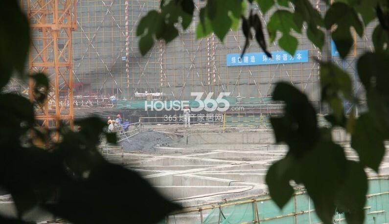 2014年6月份世茂之西湖项目实景施工现场内部