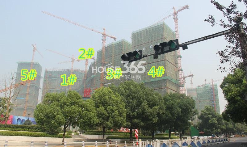 2014年9月初世茂之西湖项目实景--1-5号楼