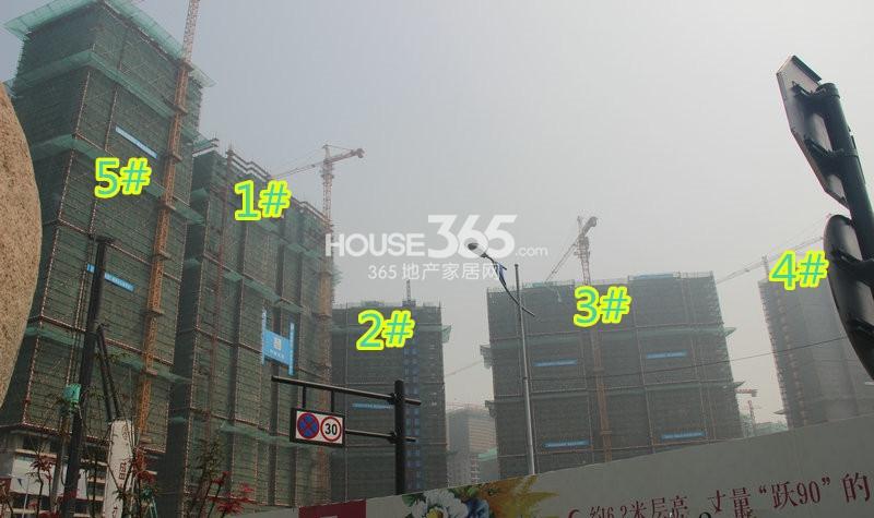 2014年9月初世茂之西湖项目实景--1-5号楼