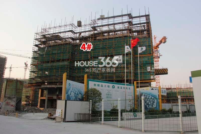 保利罗兰香谷4号楼施工实景图（2014年10月摄） 