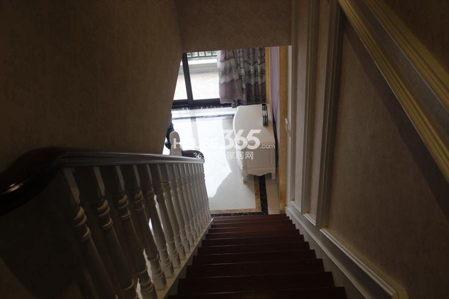 百富联合国际A户型loft51平样板房——楼梯