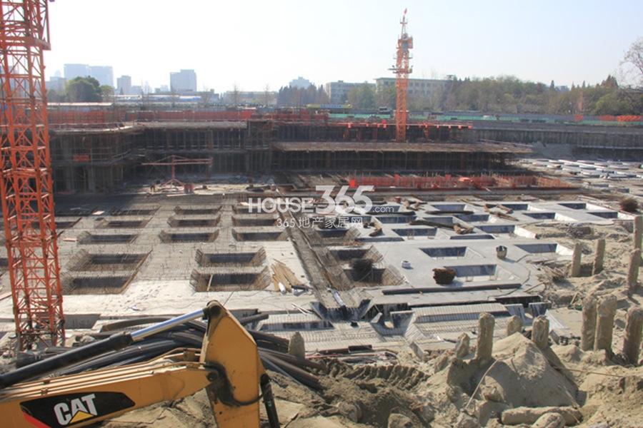 绿地华家池1号项目北侧施工进度实景图 2014年12摄