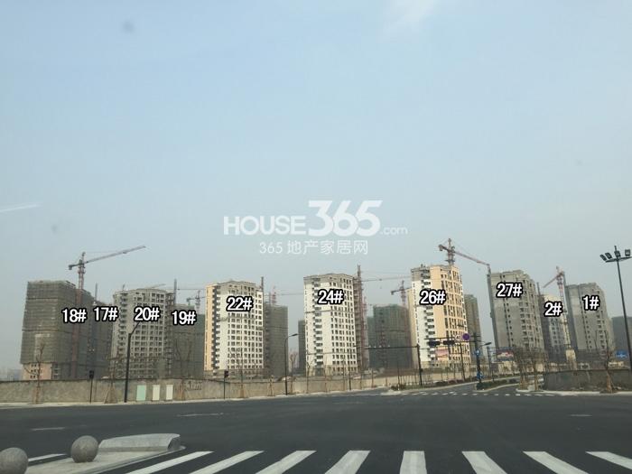 保利罗兰香谷1、2、17-20、22、24、26-27幢实景图 2015年1月摄