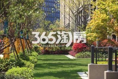 阳光城翡丽湾庭院实景图 2017年摄