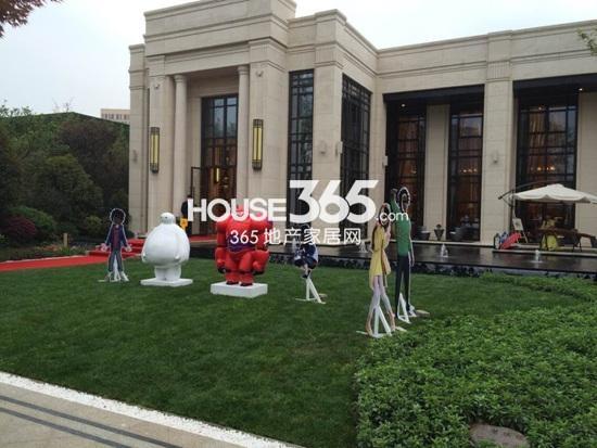 2015年4月底金隅学府项目实景--售楼处