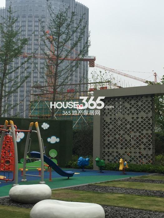 绿地华家池1号项目1号楼施工实景图 2015年5月摄