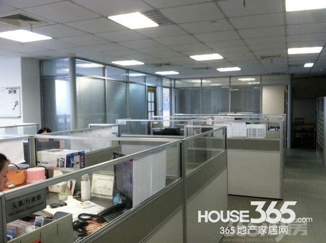 珠江路 华利国际大厦 易发信息大厦 电梯口 户型