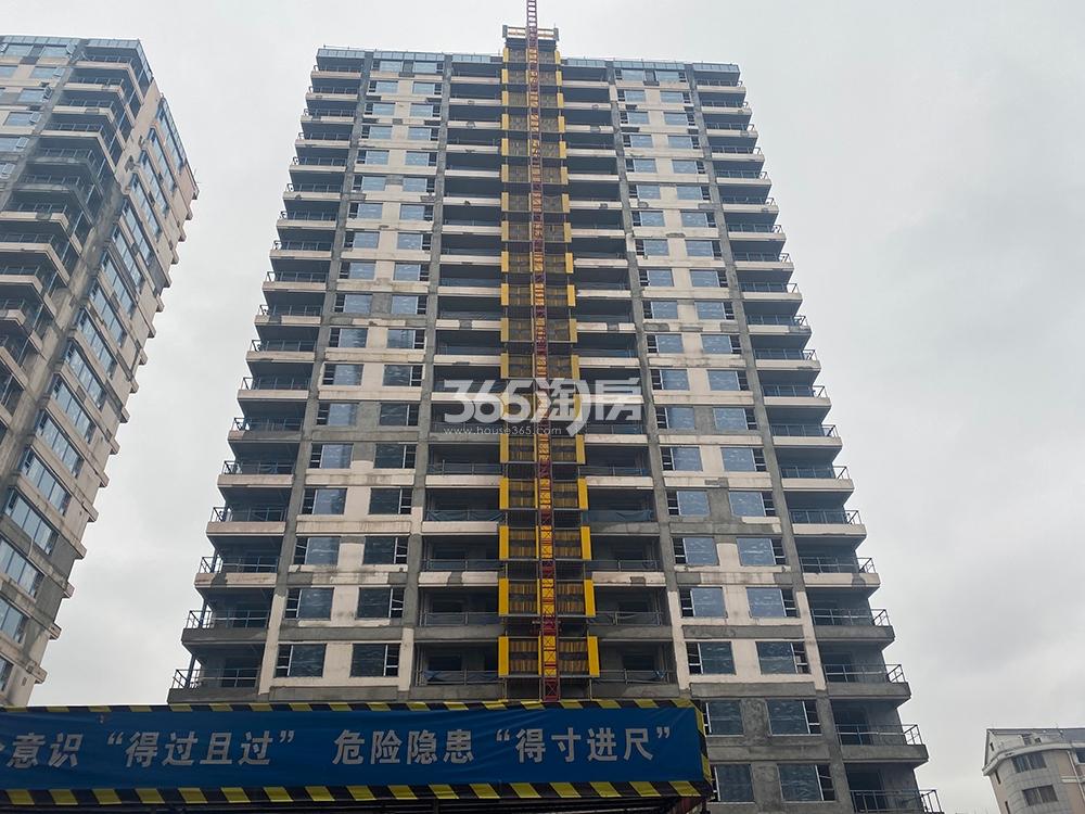 万科西望21#主体结构封顶