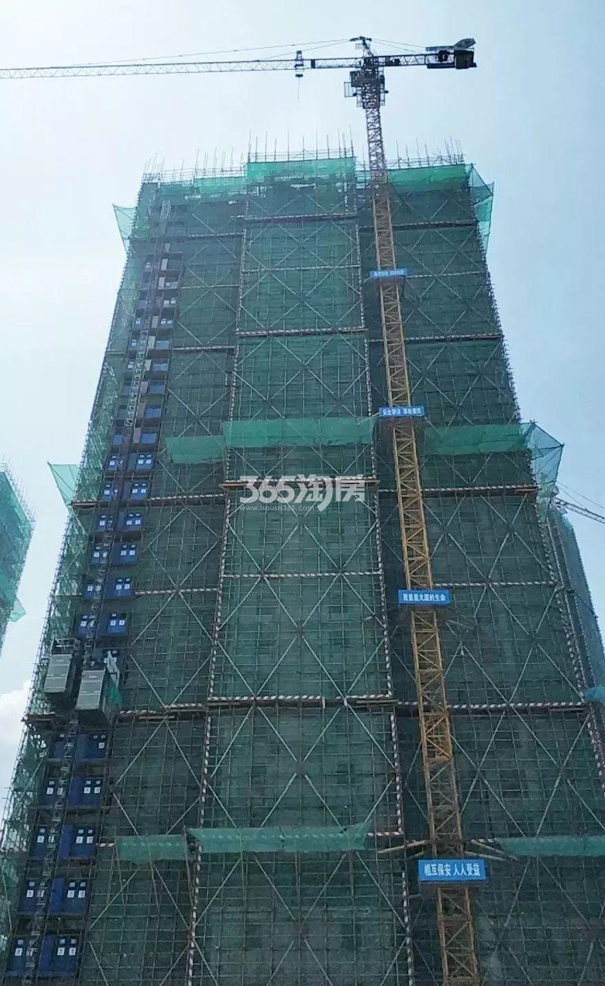 越秀湖山悦3号楼主体结构施工中