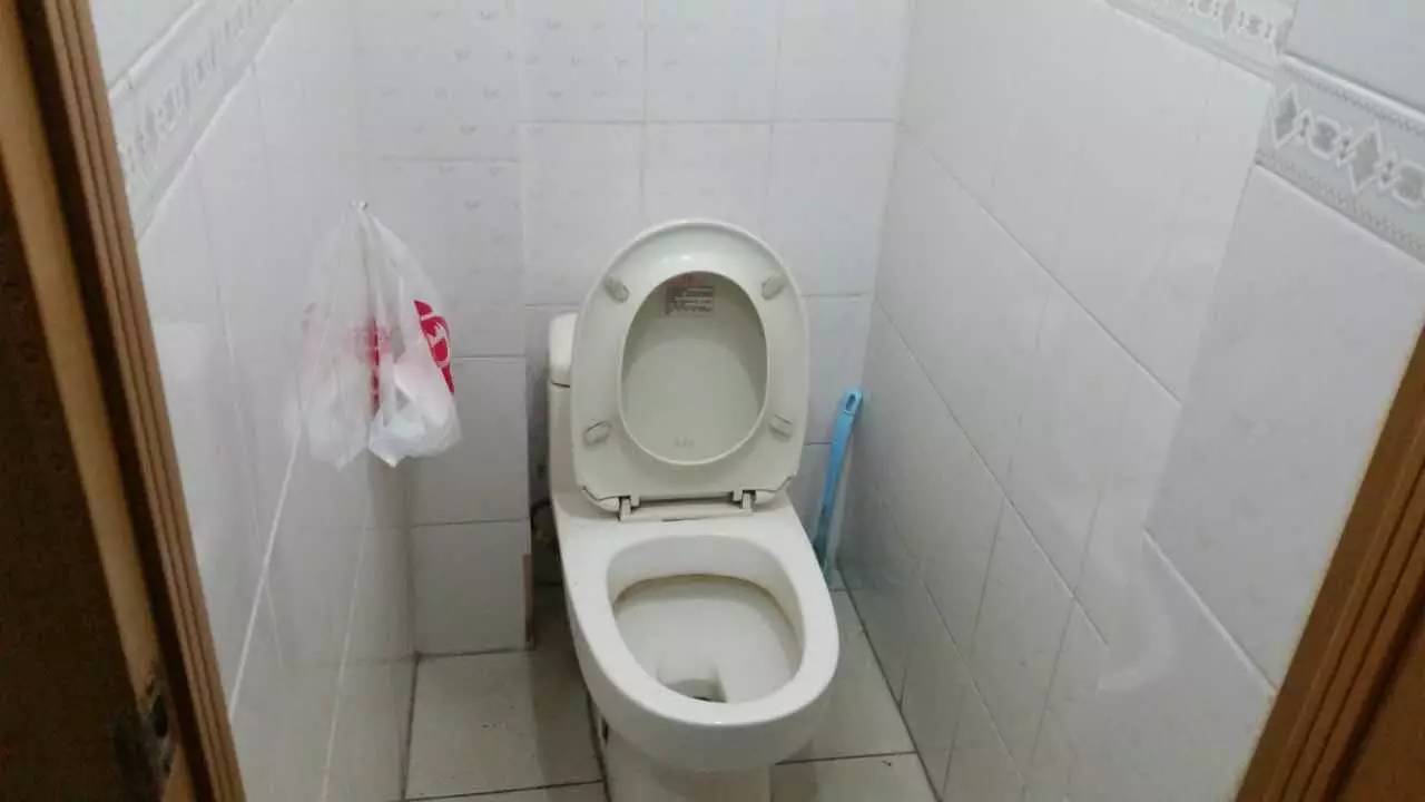 【双岗旁晶体管厂宿舍,精装三室,南北通透,家具