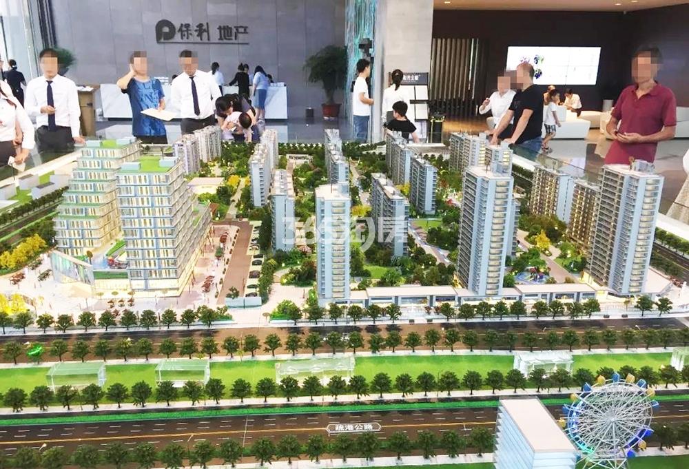 2018年9月和光尘樾轩售楼处沙盘侧面