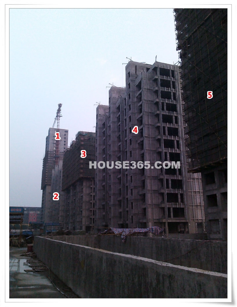 2012年12月底铂金名筑1-5号楼实景图