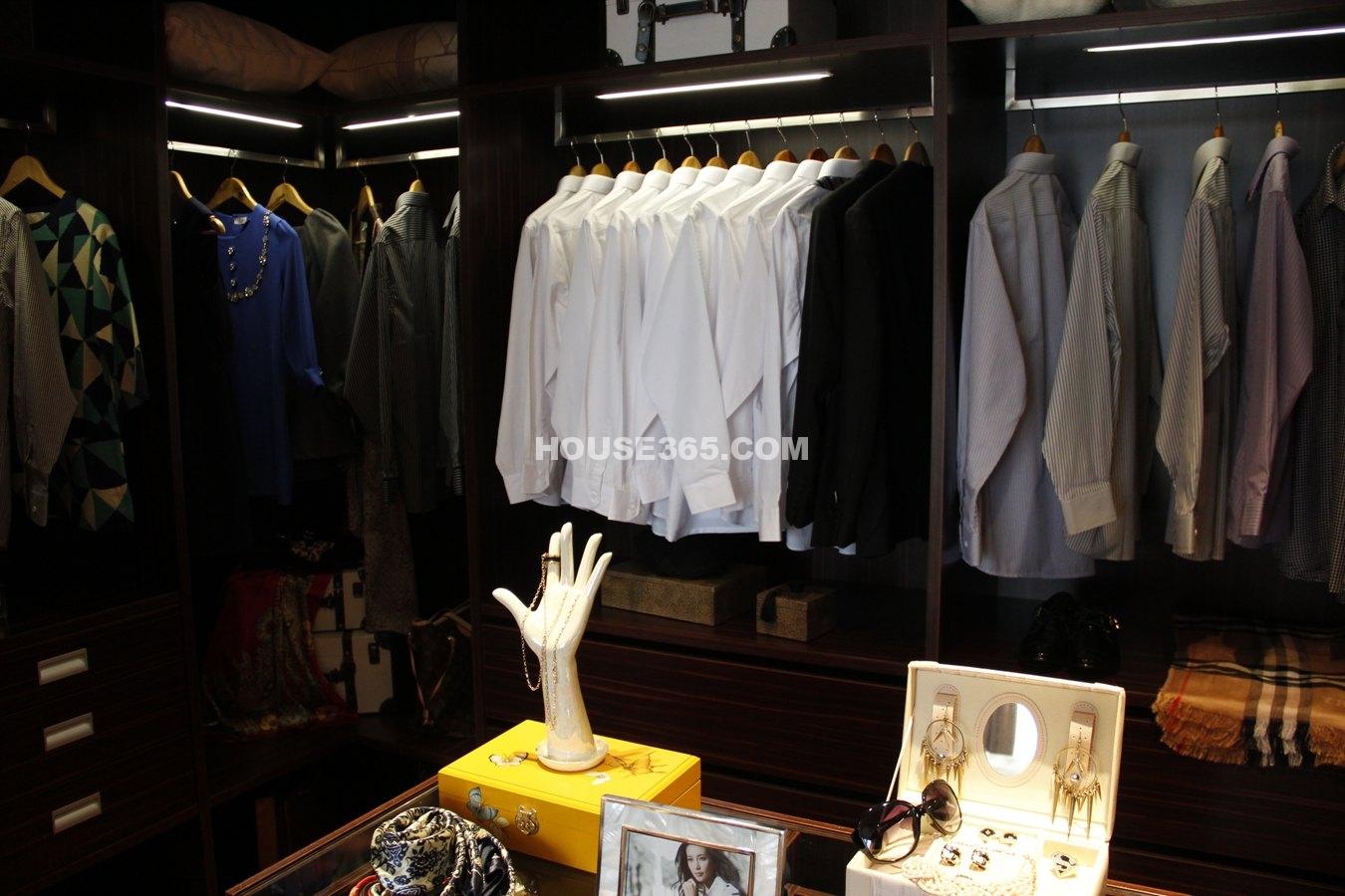 元丰庆春御府252平样板间-衣帽间
