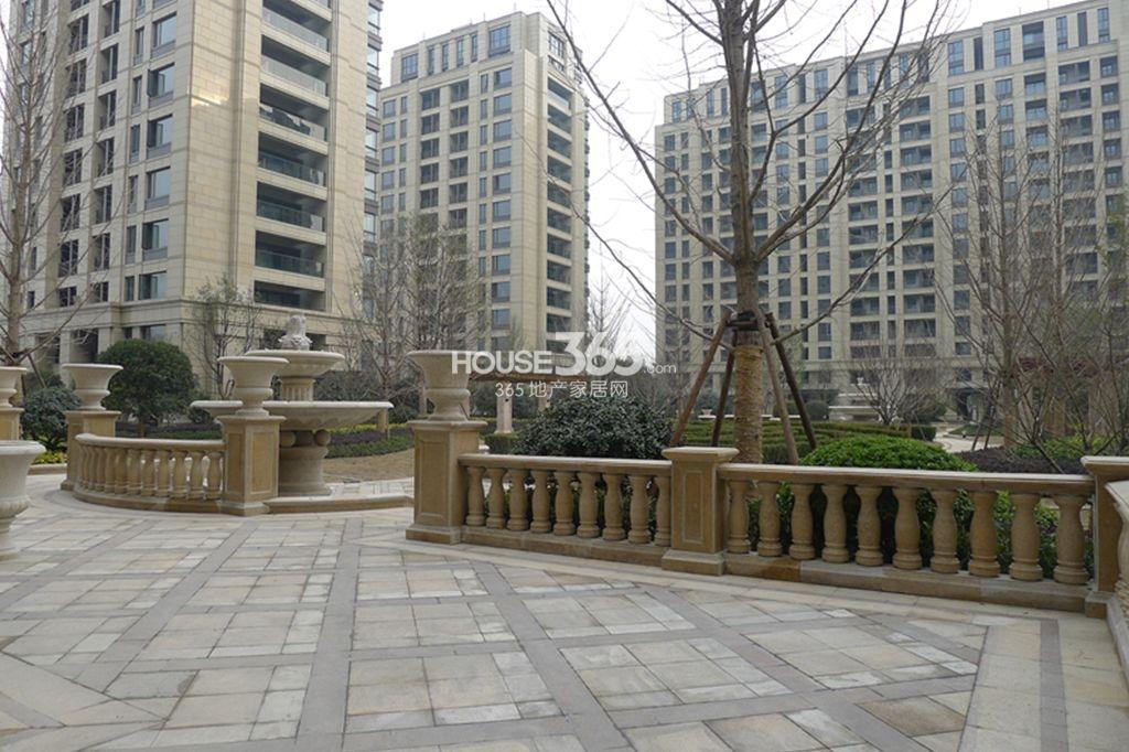 德信臻园2月实景图-中央庭院