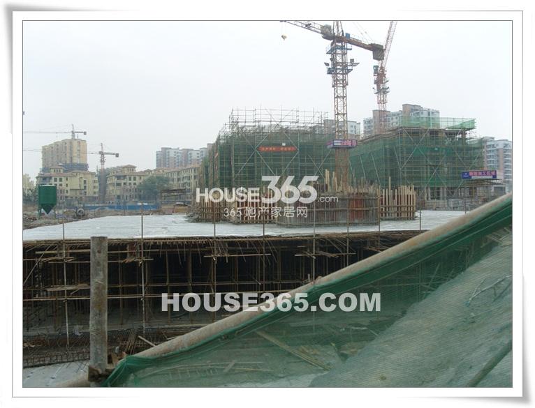 九龙仓君廷项目施工现场
