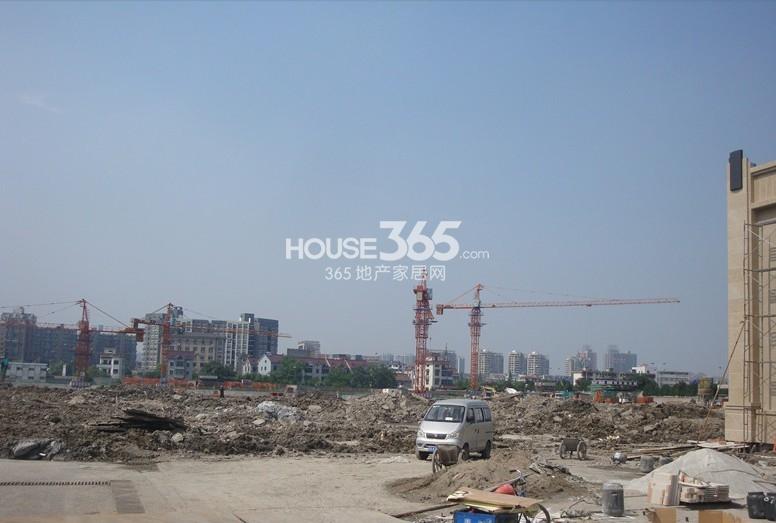 2013年5月底玲珑府项目实景图