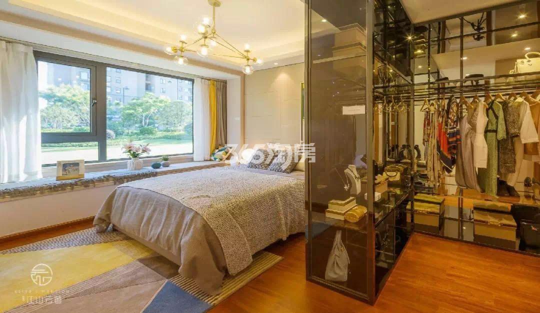 金辉江山云著项目122方样板房——卧室