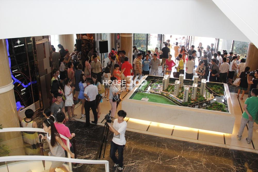 2014.7.12花园道壹号项目展示中心开放现场