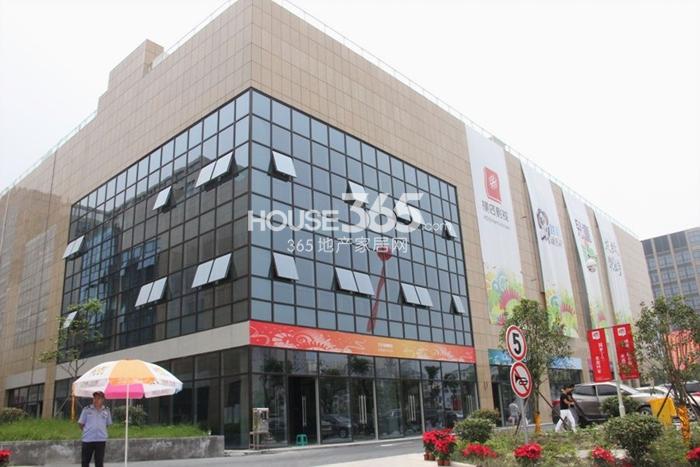丁兰广场底铺实景图 2014.7.7摄