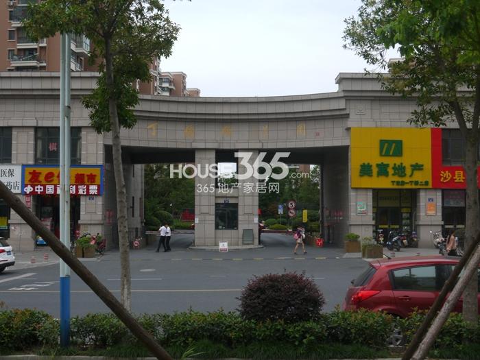 丁兰广场周边配套——蕙兰雅路的丁桥颐景园 2014.7.19摄