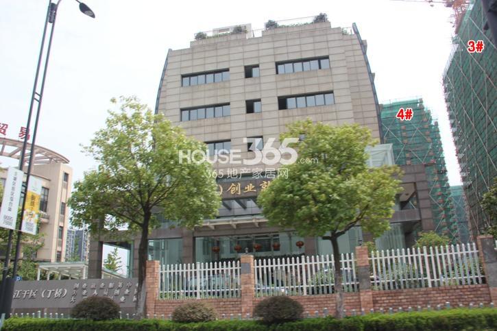 广大融城印象3、4号楼现场施工实景图 2014.8摄
