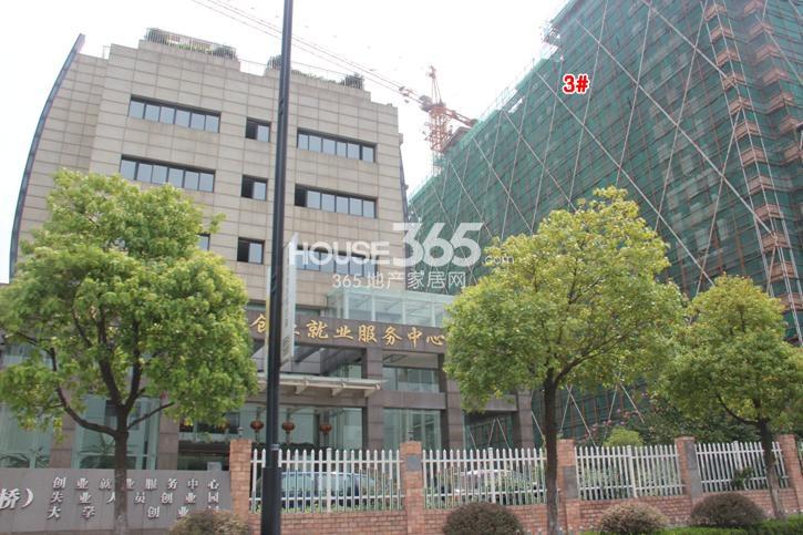 广大融城印象3号楼现场施工实景图 2014.8摄