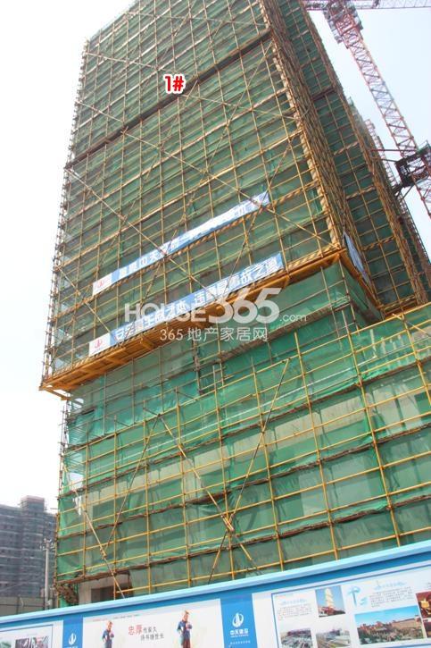 龙湖名景台1号楼施工现场实景图 2014年8月摄 