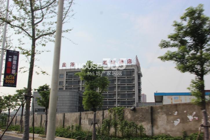 中粮云涛名苑周边配套——湘城酒店实景图 2014年8月摄 