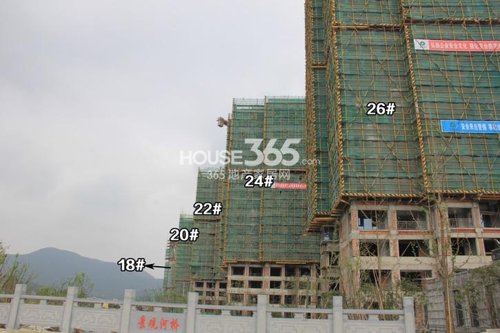 保利罗兰香谷18、20、22、24、26号楼施工实景图（2014年9月摄）