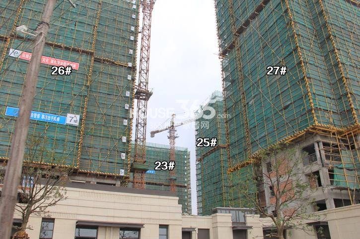 保利罗兰香谷23、25、26、27号楼施工实景图（2014年9月摄）