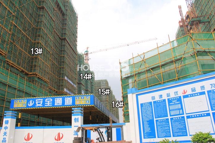 龙湖名景台13、14、15、16号楼施工现场实景图 2014年9月摄