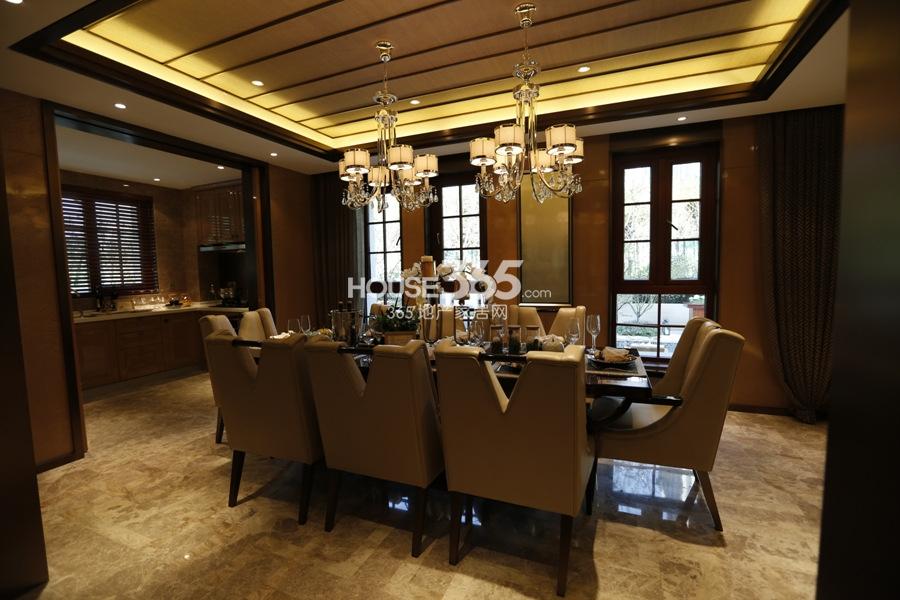 阳光城上府A户型280方边套样板房——餐厅