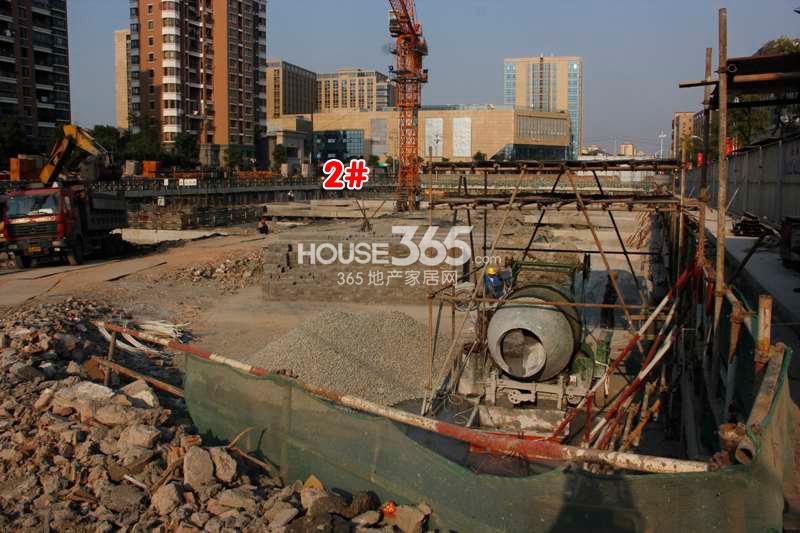 置鼎明珠1号2号楼施工现场实景图 2014年10月摄