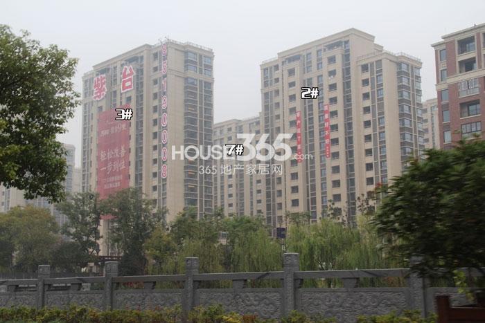 万科紫台2、3、7号楼施工实景图 2014年11月摄