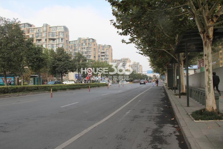 2014年11月初汉嘉申花郡项目周边道路