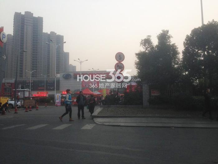 2014年11月底天阳尚景国际周边店面