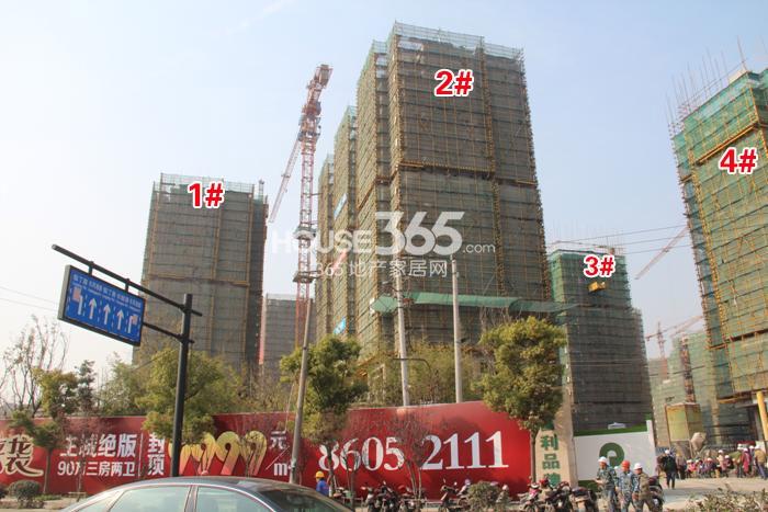保利罗兰香谷1-4号楼施工实景图 2014年12月摄 