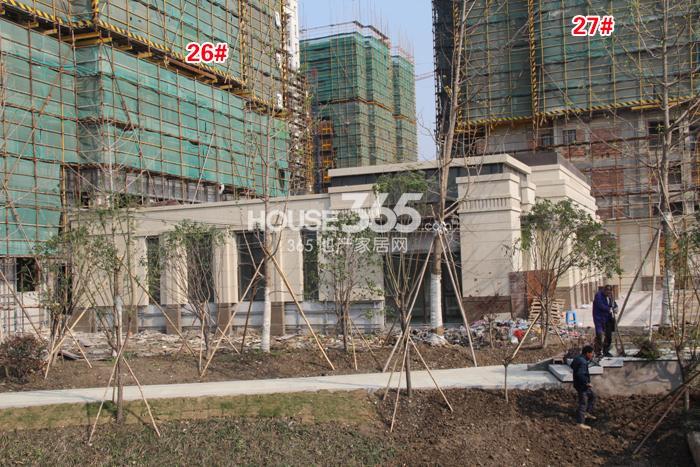 保利罗兰香谷26、27号楼施工实景图 2014年12月摄 