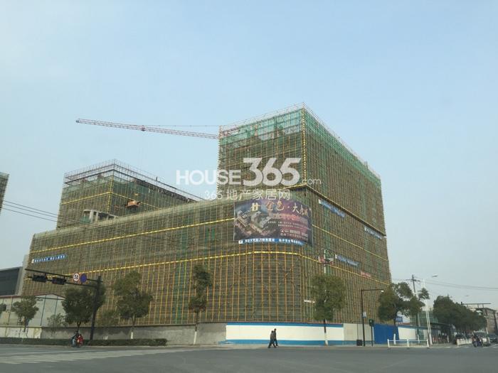 广大融城印象周边配套——在建的金色大唐城 2015年1月摄