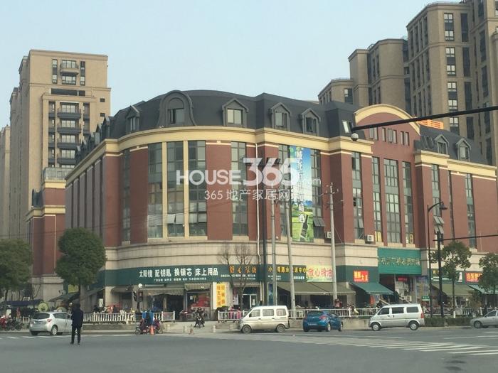 广大融城印象周边配套——丁桥农贸市场 2015年1月摄
